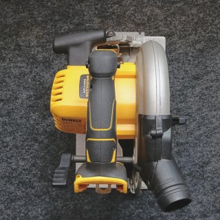 Sierra circular Dewalt DCS570