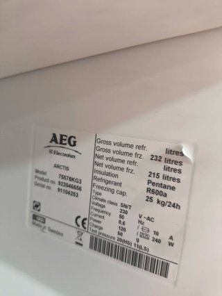 Nevera y congelador integrados AEG
