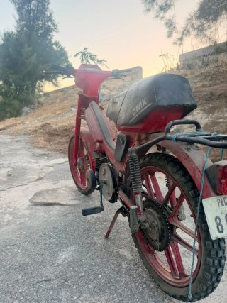 Moped ONIX rojo