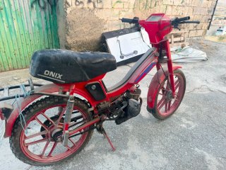 Moped ONIX rojo