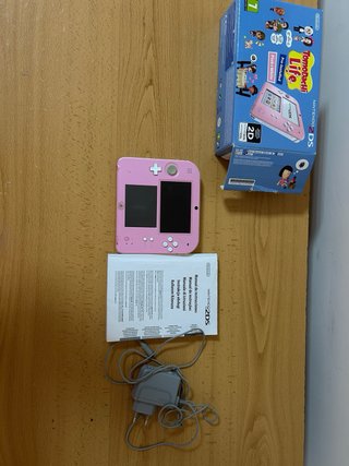 Nintendo 2DS Rosa Tomodachi Life Edición