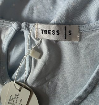 Camisón celeste con lunares blancos y encaje