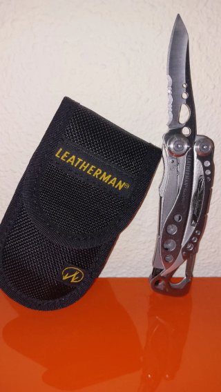 Leatherman Skeletool TM multiherramienta