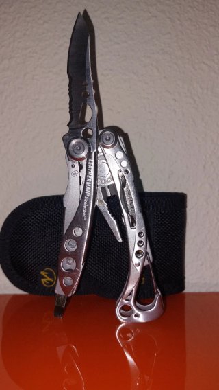 Leatherman Skeletool TM multiherramienta