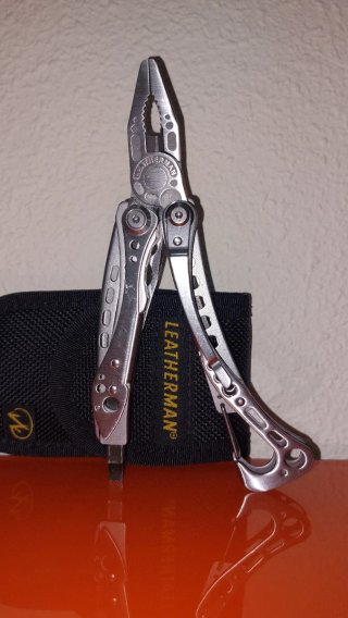 Leatherman Skeletool TM multiherramienta