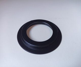 Adattatore M42 per corpo macchina Canon EOS.