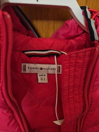 Chaleco plumífero Tommy Hilfiger rosa