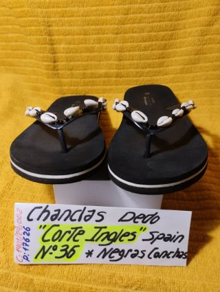 Chanclas El Corte Inglés Negras con Conchas N:36