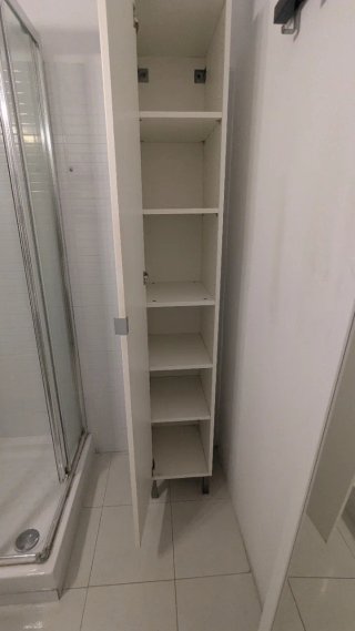 Armario baño Ikea blanco con patas