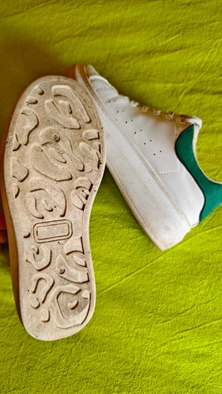 2 pares zapatillas deportivas blancas