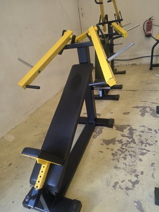 Máquina Press Banca Plano Convergente