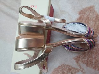 Sandalias doradas multicolor talla 41