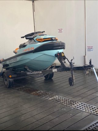 Moto de agua Sea-Doo wake pro 230