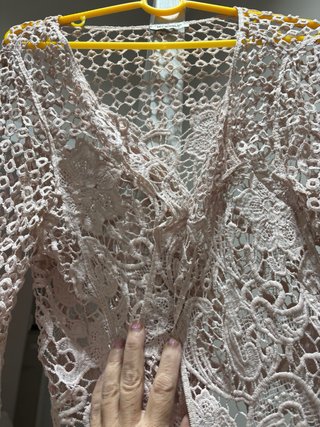 Coprispalle in pizzo rosa