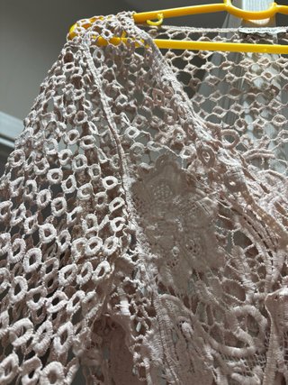 Coprispalle in pizzo rosa