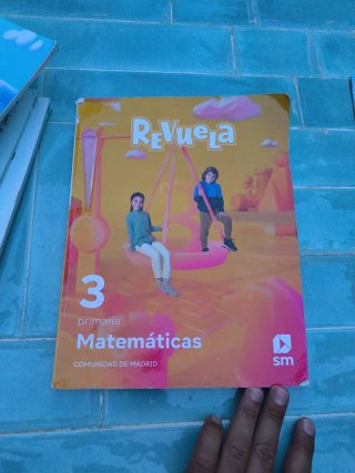Matemáticas 3 primaria Revuela
