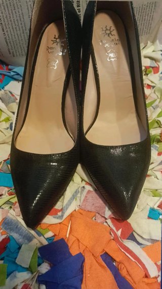 Zapatos de tacón negros  fabricados en España