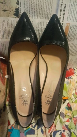 Zapatos de tacón negros  fabricados en España