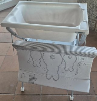 Cambiador y bañera para bebé