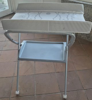 Cambiador y bañera para bebé