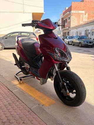Yamaha Jog RR Carreras Roja/Negra