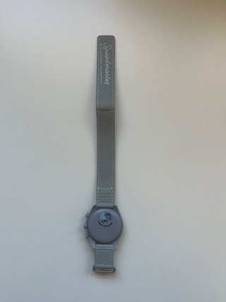 Omega x Swatch Mission to the Moon Gris