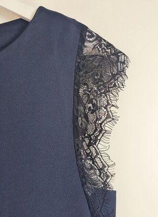 Camaïeu. Vestido diseño encaje en mangas. Talla 40