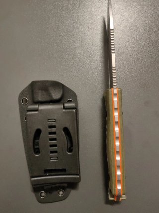 Clon  Benchmade con funda