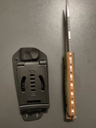 Clon  Benchmade con funda
