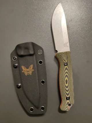 Clon  Benchmade con funda