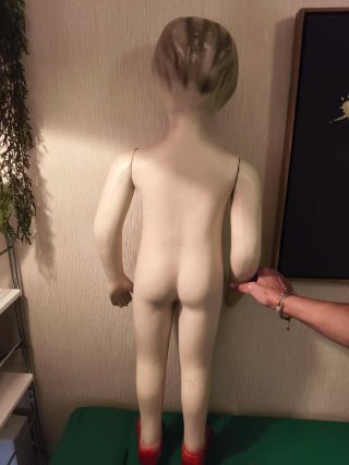Maniquí infantil antiguo