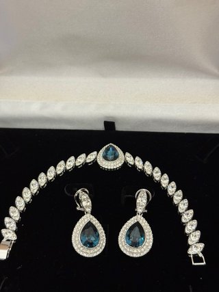 Conjunto Zafiro Imperial Pendientes y Brazalete