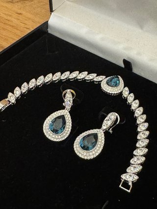 Conjunto Zafiro Imperial Pendientes y Brazalete