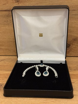 Conjunto Zafiro Imperial Pendientes y Brazalete
