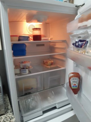Nevera blanca con congelador separado