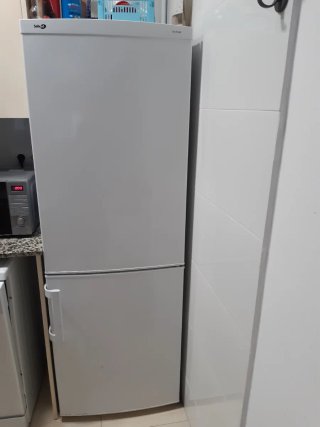 Nevera blanca con congelador separado