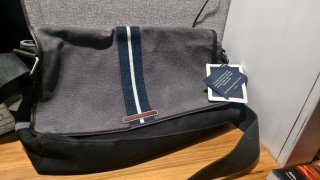 Bolsa portátil Tommy Hilfiger gris y negra