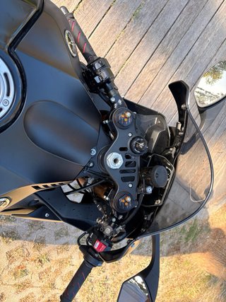 Yamaha YZF-R1 Negra