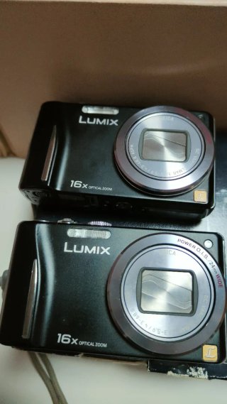 Lote 2 Fotocamere Panasonic Lumix TZ18