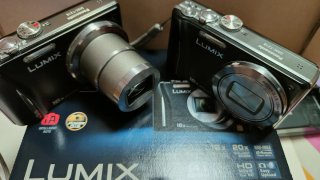 Lote 2 Fotocamere Panasonic Lumix TZ18