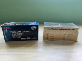 Maquetas Peugeot 206cc y Taxi Ford Fordor NY