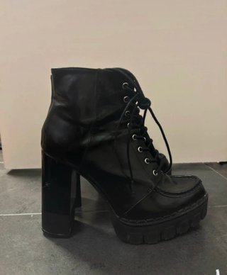 Botín Zara militar plataforma tacón
