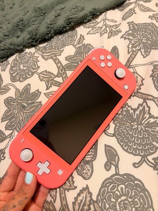 Nintendo Switch Lite Rosa + 4 Juegos