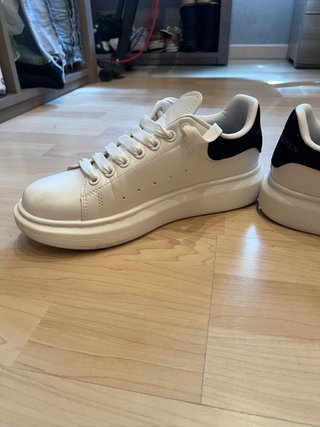 Sneakers Alexander McQueen Bianche e Nere