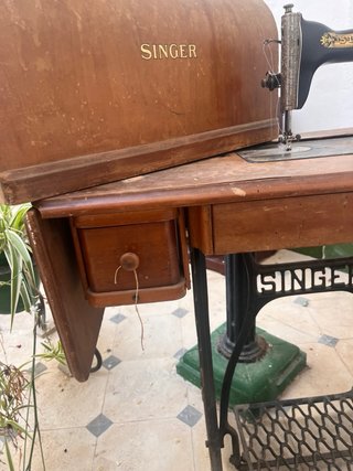 Máquina de coser antigua SINGER - Modelo Vintage