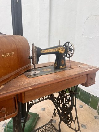 Máquina de coser antigua SINGER - Modelo Vintage