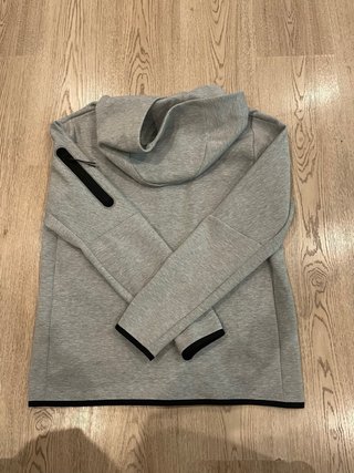 Sudadera Nike Tech Gris. Totalmente nueva.