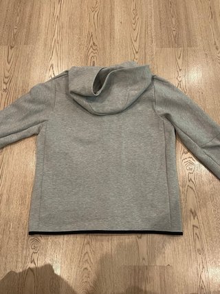 Sudadera Nike Tech Gris. Totalmente nueva.