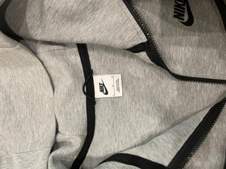 Sudadera Nike Tech Gris. Totalmente nueva.