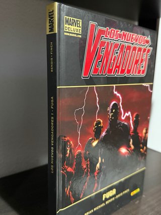 Los Nuevos Vengadores 1 Fuga - Marvel Deluxe